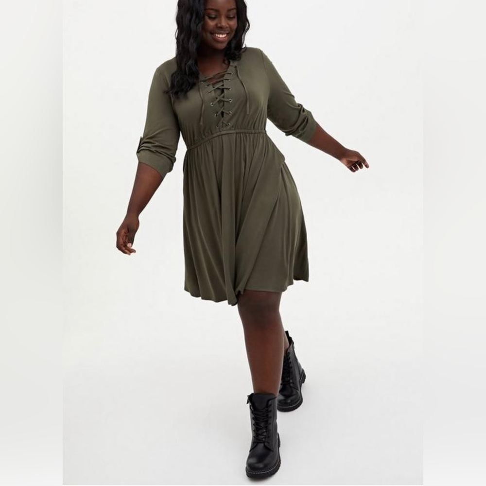 New never worn Torrid olive green challis lace-up shirt dress